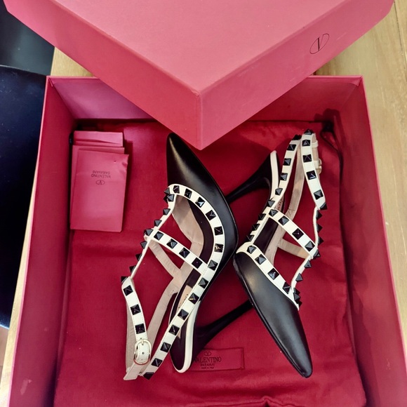 💯 AUTHENTIC VALENTINO HEELS. SIZE 35.5 - Picture 2 of 6